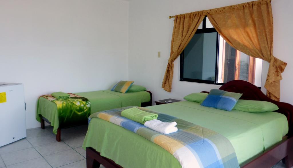 Casa Los Delfines Hotel Puerto Villamil Kültér fotó